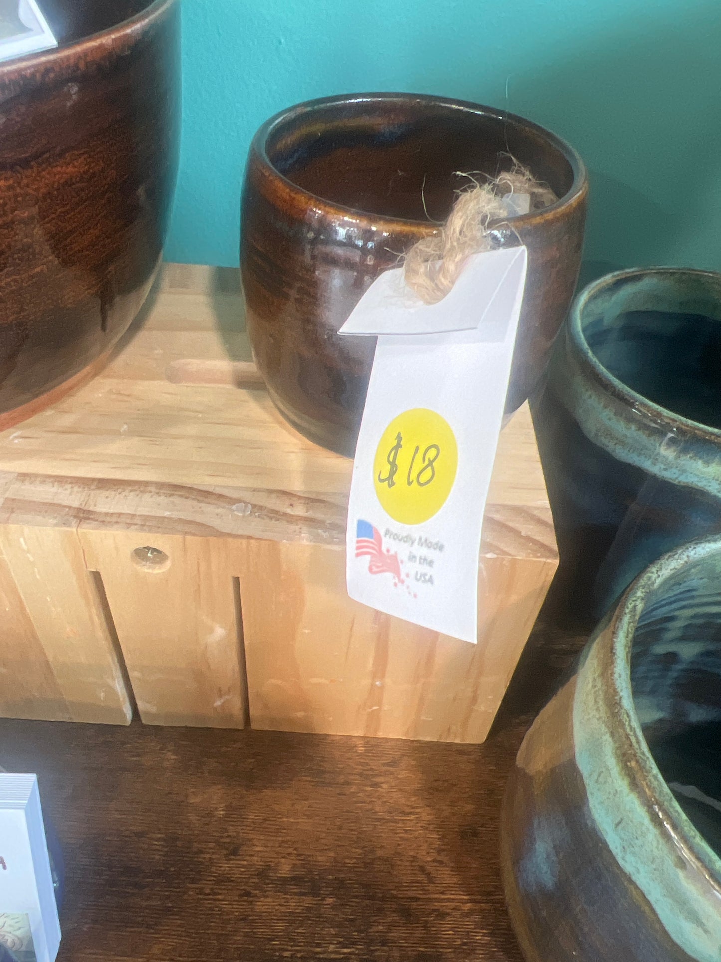 V-01 Small brown-wood-look crock