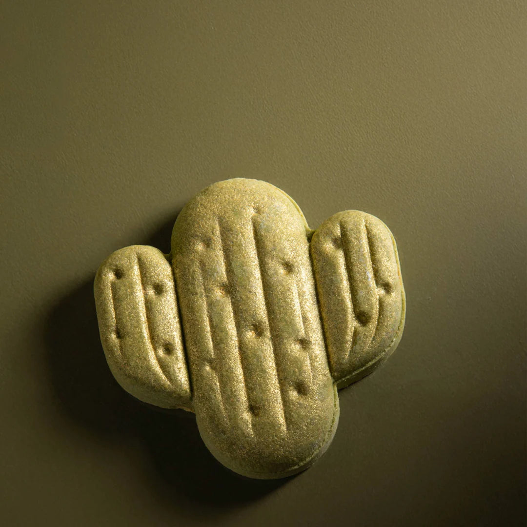 Santal & Amber Moisturizing Bath Bomb