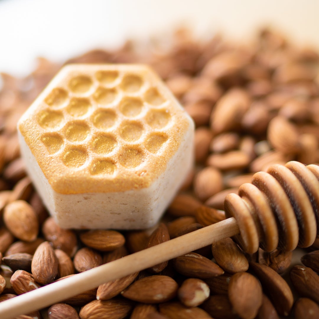 Sweet Honey Almond Froth Bomb by Pacha
