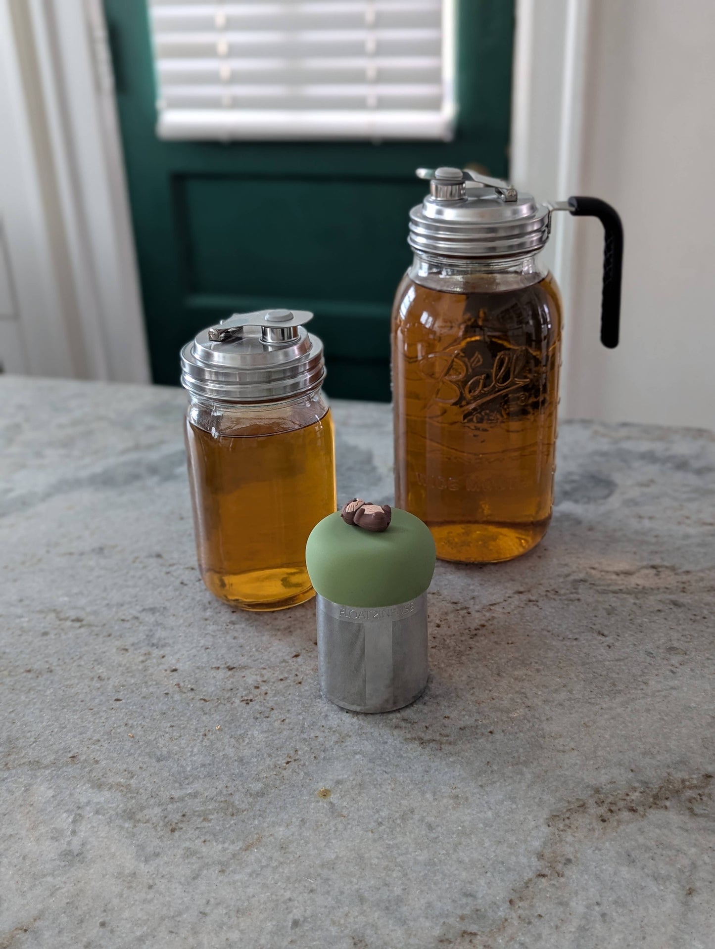 Otter | Large Floating Tea Infuser | Green Base |Brown Otter