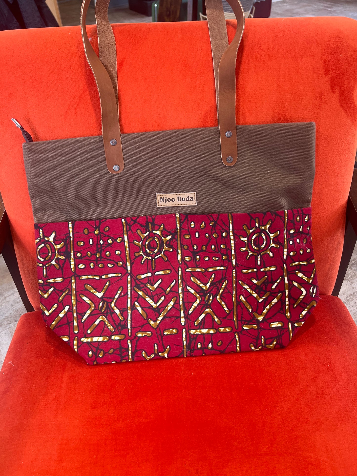 Njoo Dada tote bags