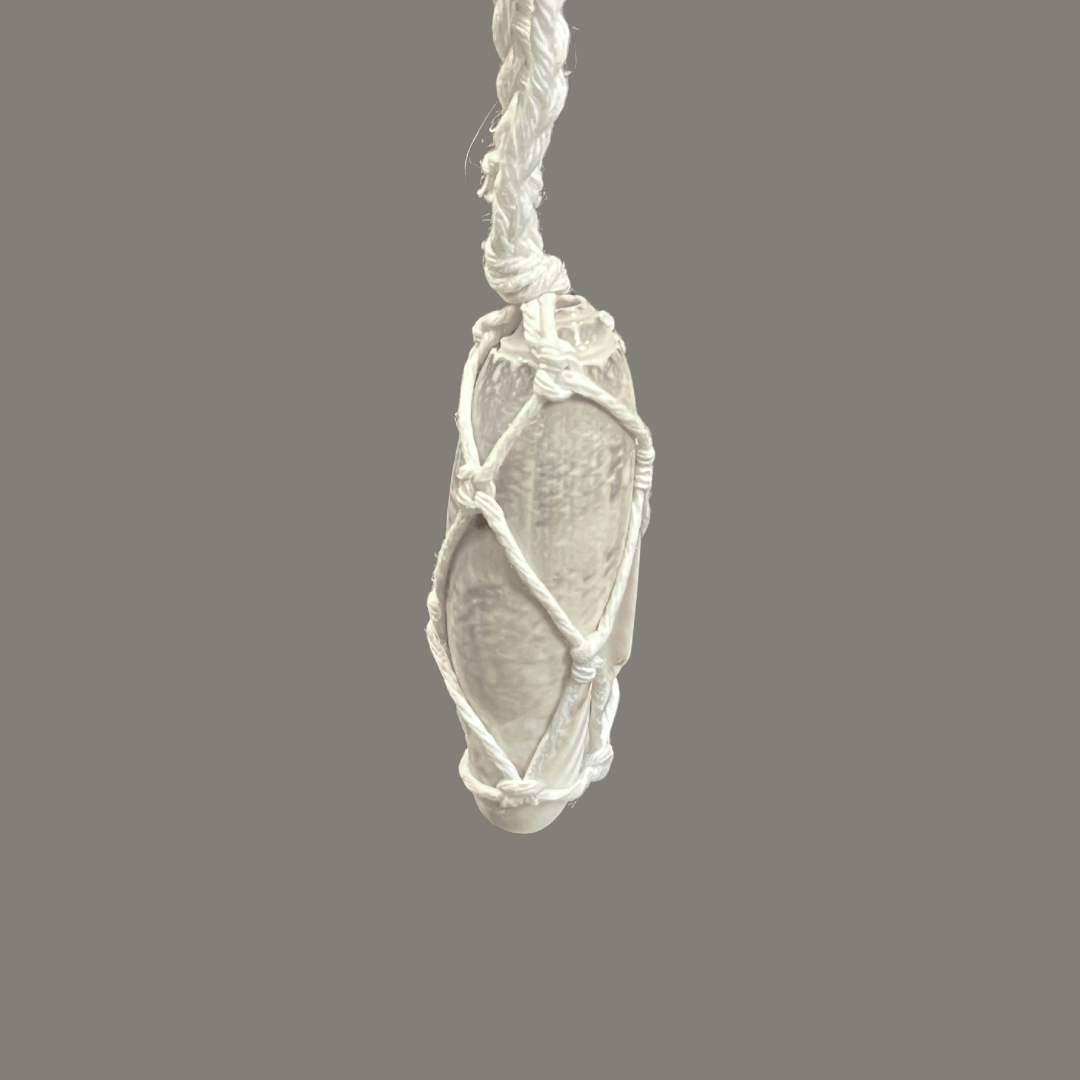 V-07. Hand-Picked Shell in White Yarn