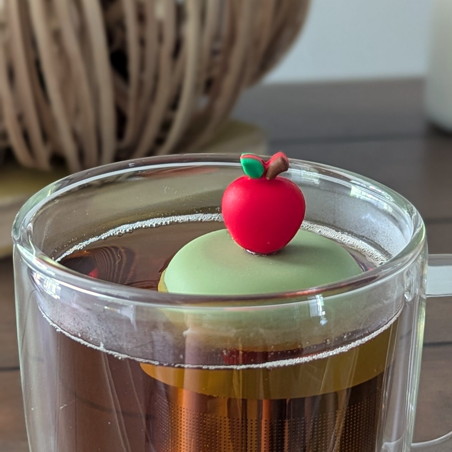 Red Apple | Floating Tea Infuser | Green Base | Red