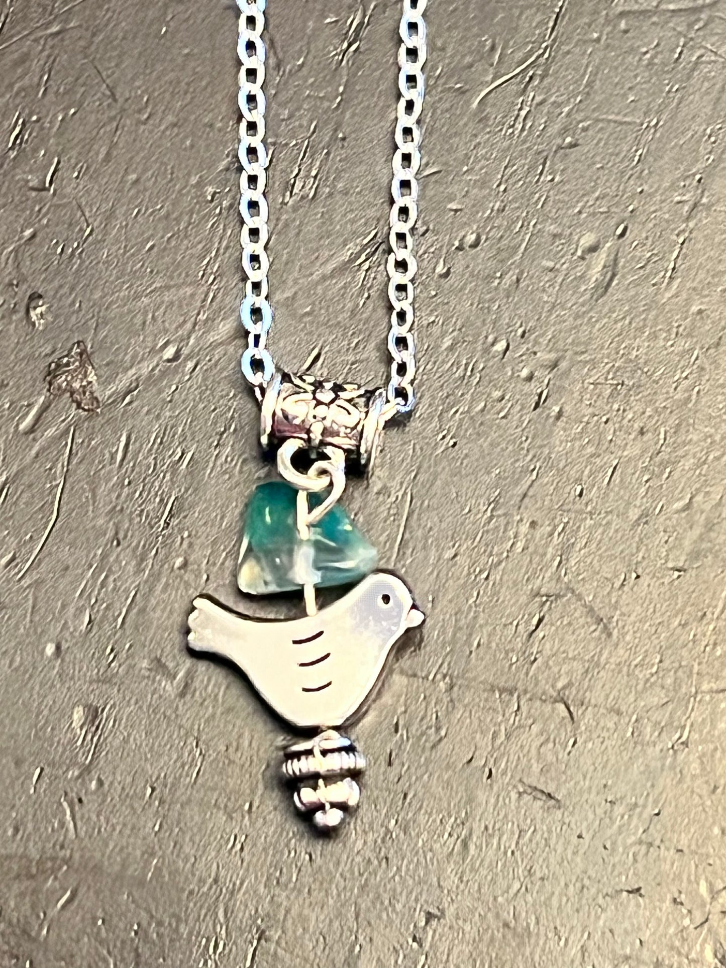 V-09 Green Agate Dove Necklace 22 inch silver