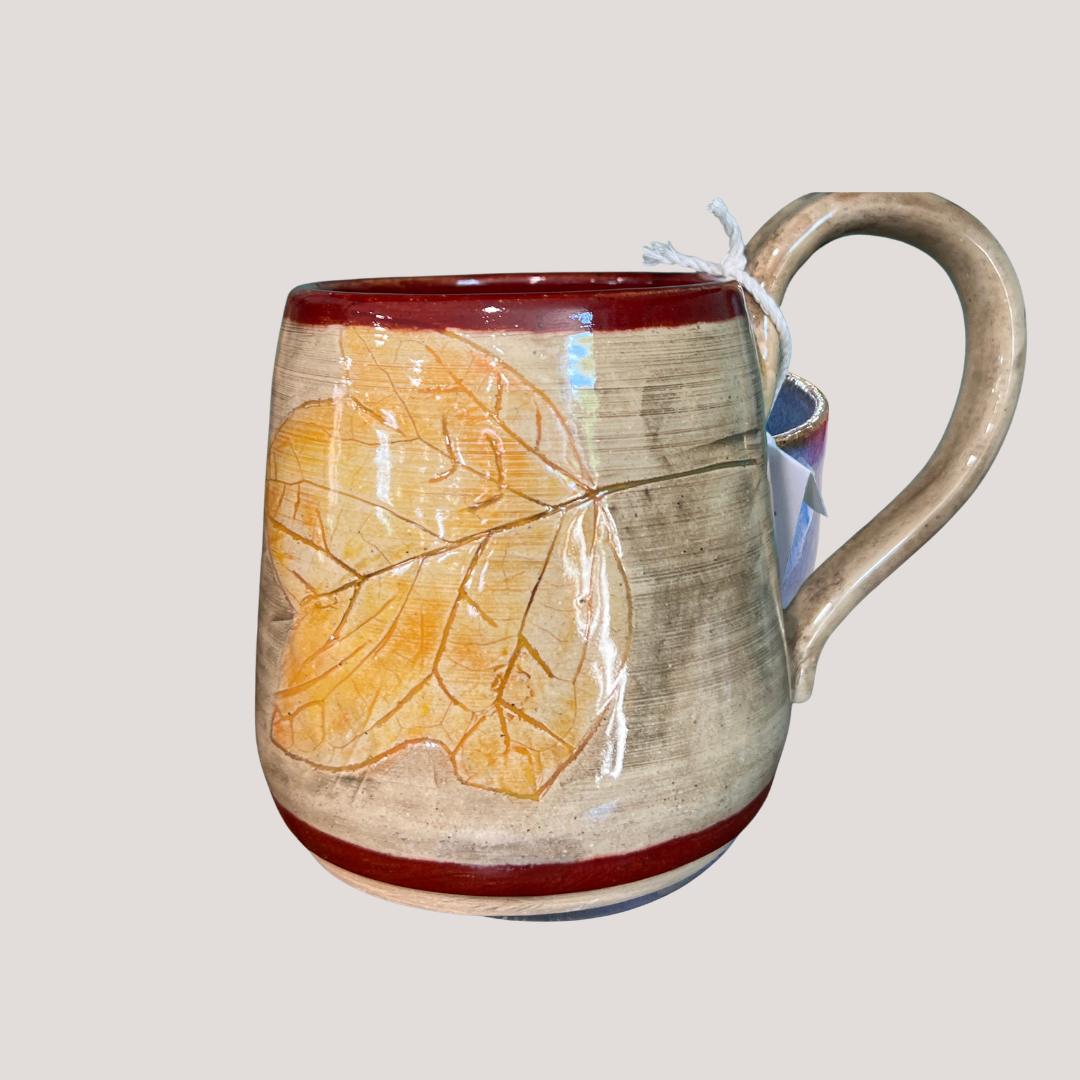 V-01 Mug Leaf Tan Red trim large