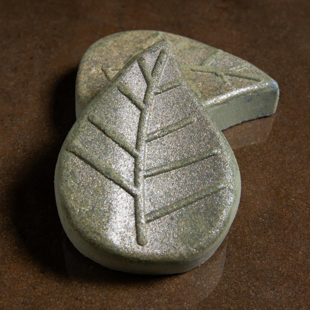 Vanilla & Sage Moisturizing Bath Bomb