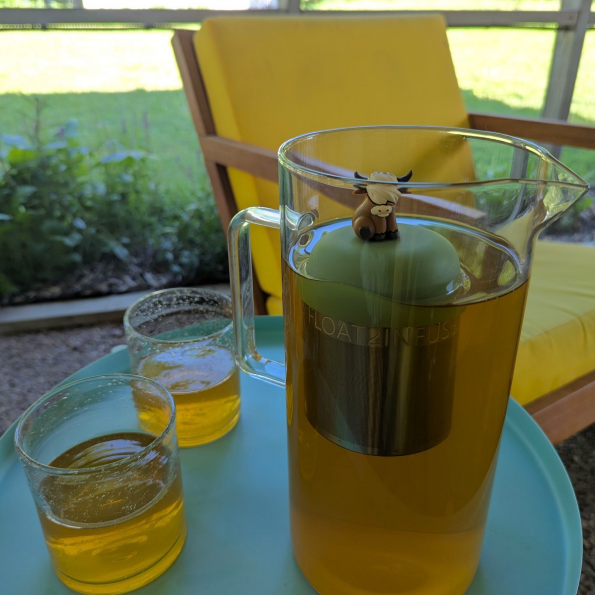 Brown Highland Cow | Pitcher Tea Infuser | Green Base |Brown