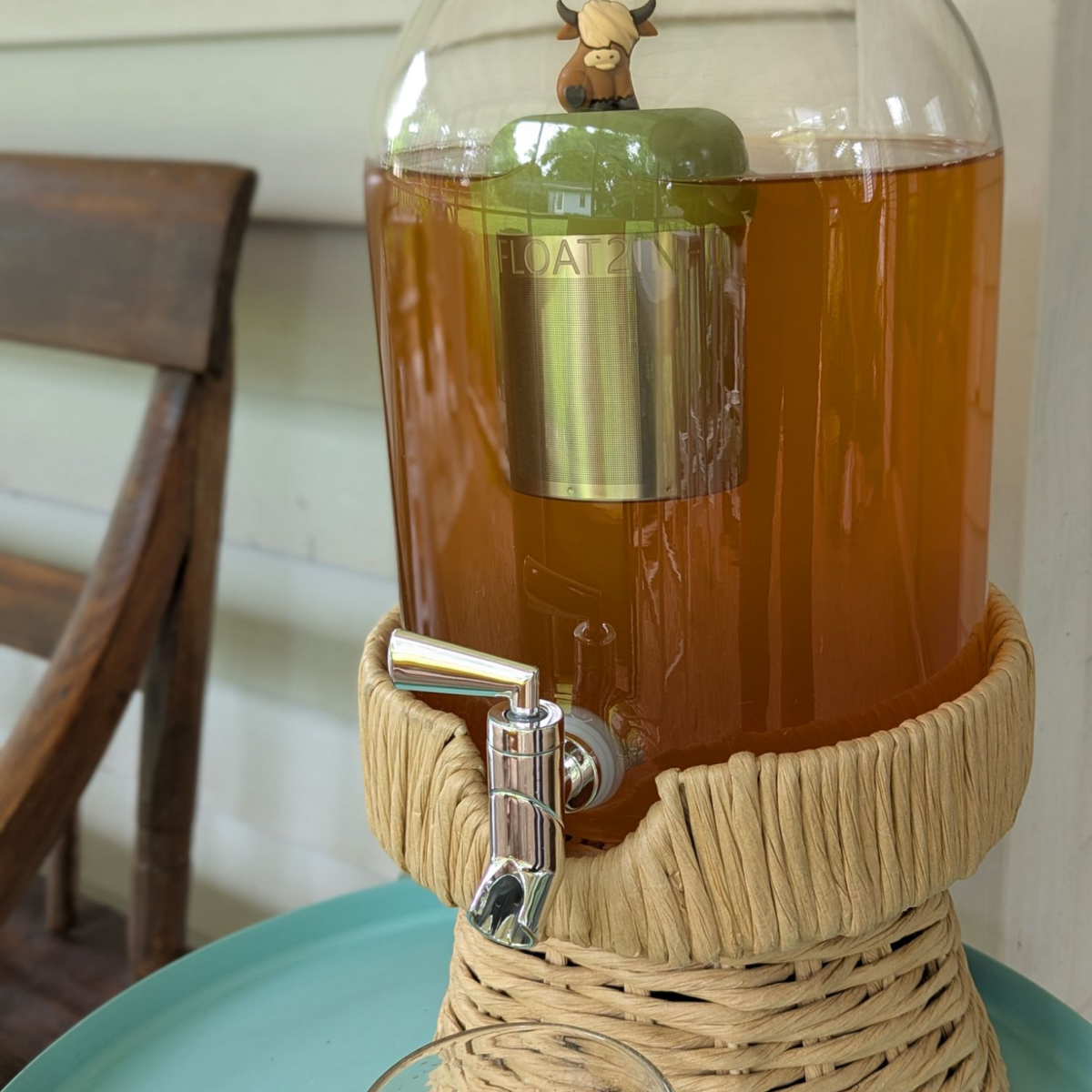 Brown Highland Cow | Pitcher Tea Infuser | Green Base |Brown
